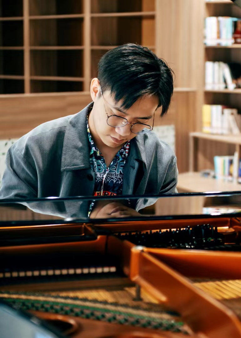 ZHONG老师（钢琴）